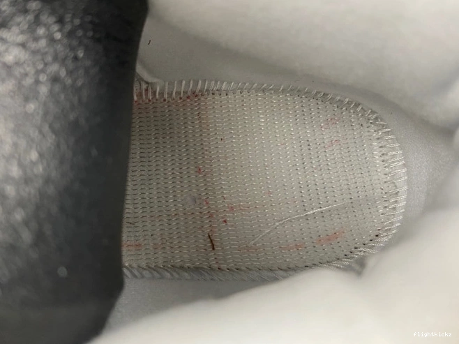 SB 4 Retro Jordan DR5415-120 1113